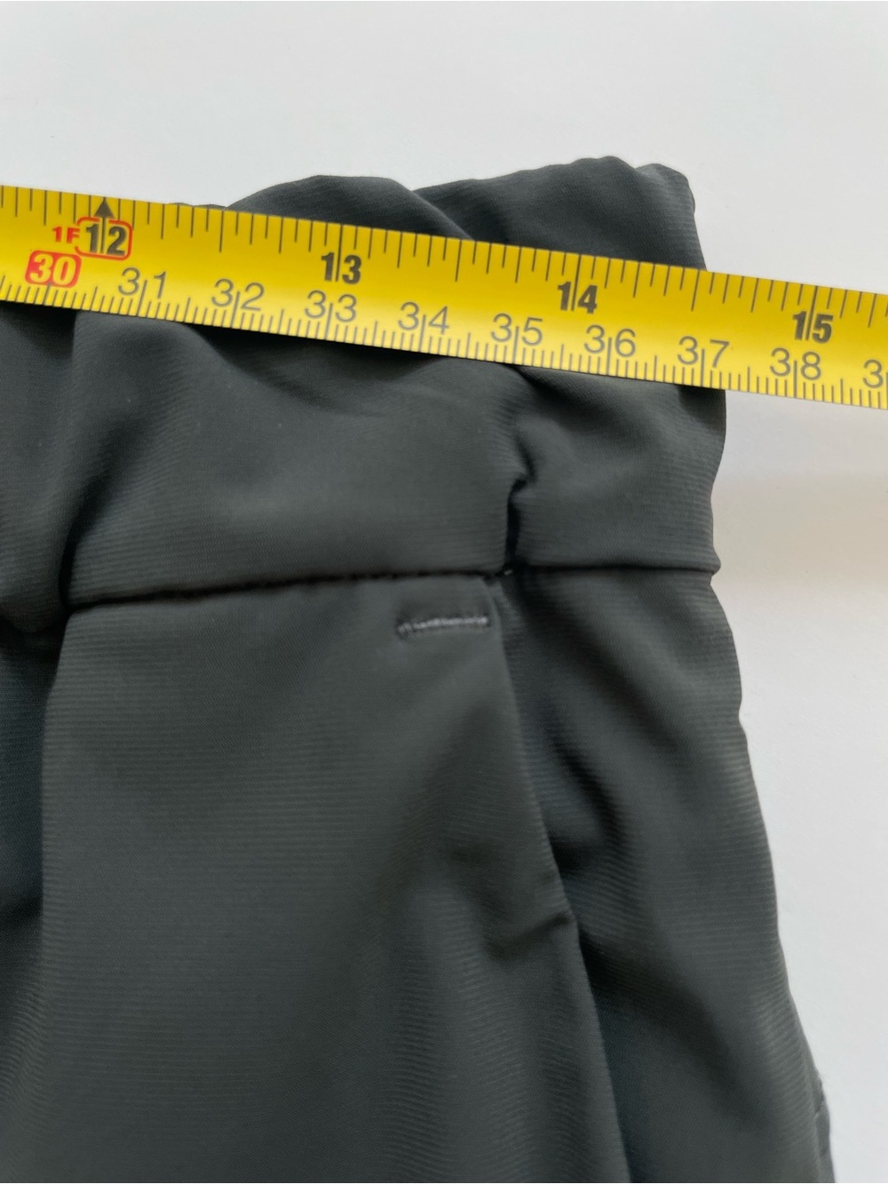 Vuori Miles Ankle Pants Grey Size M Athleisure Casual Work Out Walking Sporty - Picture 14 of 16